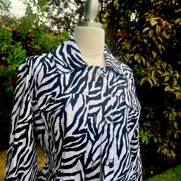 CHICO’S Zebra Print Women's Top - Picture 8 of 8